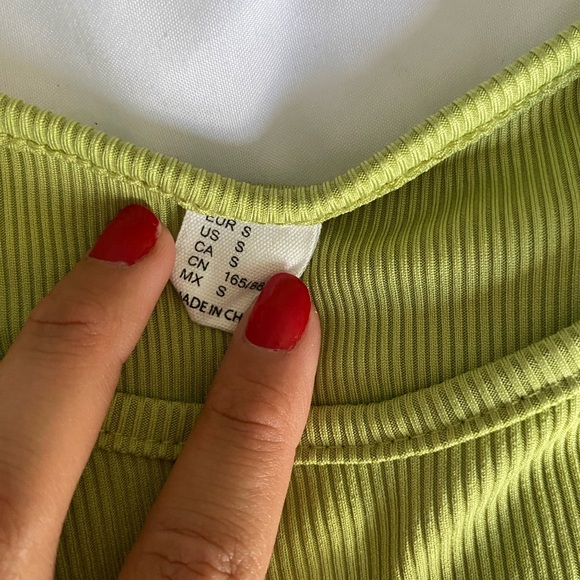 Green going out top - Picture 2 of 3